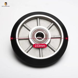 Elevator guide shoe roller