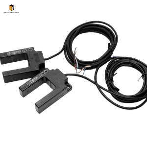 Elevator leveling sensor