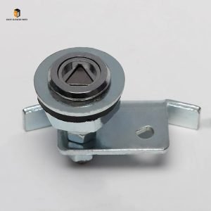 Elevator door triangle lock