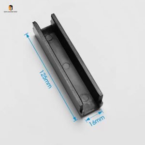 Elevator guide shoe lining