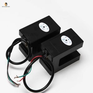 Elevator leveling sensor