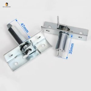 Elevator hall door triangular lock