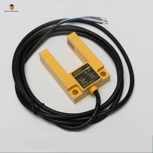 Elevator leveling sensor