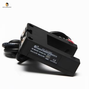 Elevator leveling sensor