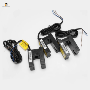 Elevator leveling sensor