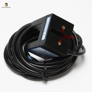 Elevator leveling sensor