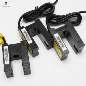 Elevator leveling sensor