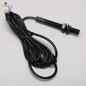 Elevator leveling sensor