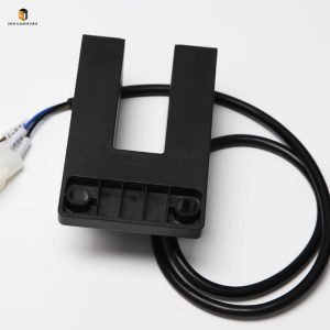 Elevator leveling sensor