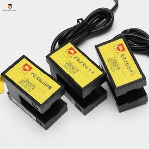 Elevator leveling sensor