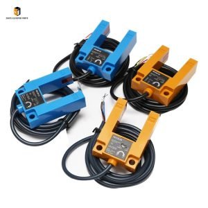 Elevator leveling sensor