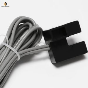 Elevator leveling sensor