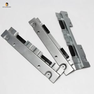 Elevator slider bracket