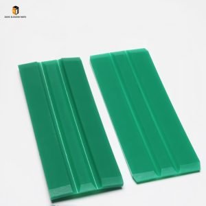 Elevator guide shoe lining