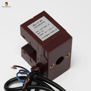 Elevator leveling sensor