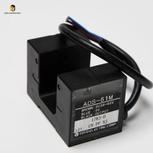 Elevator leveling sensor