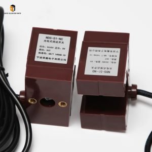 Elevator leveling sensor