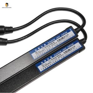 Elevator light curtain