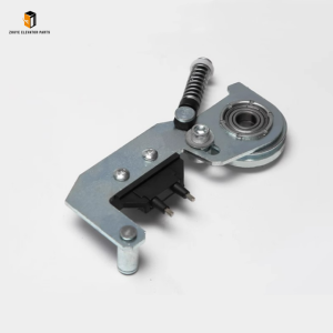 Elevator door knife lock hook1