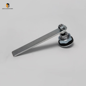 Elevator triangular lock4